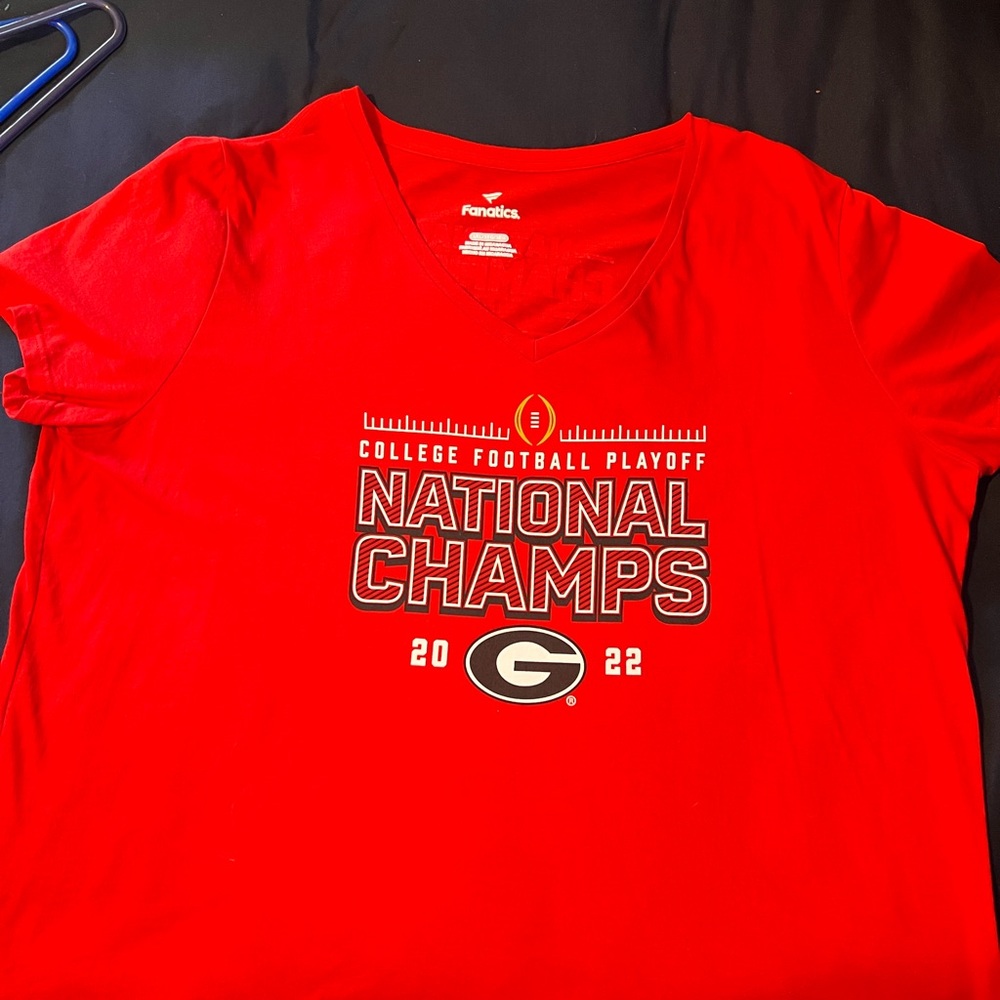 (Sold) ….Women’s (4) Shirt Bundle Georgia Bulldogs Sizes 2XL-3XL